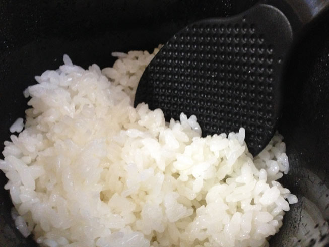 【レンジで美味炊飯】アマゾンで超人気『電子レンジ専用炊飯器 ちびくろちゃん』を実力検証＆カニ玉を作ってみた！