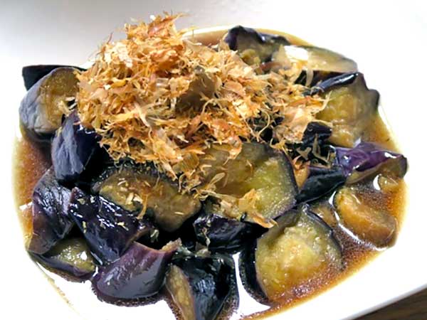 業務スーパー『揚げなす乱切り』のおすすめ度は？ 気になるサイズや食べ方をチェック - mitok（ミトク）