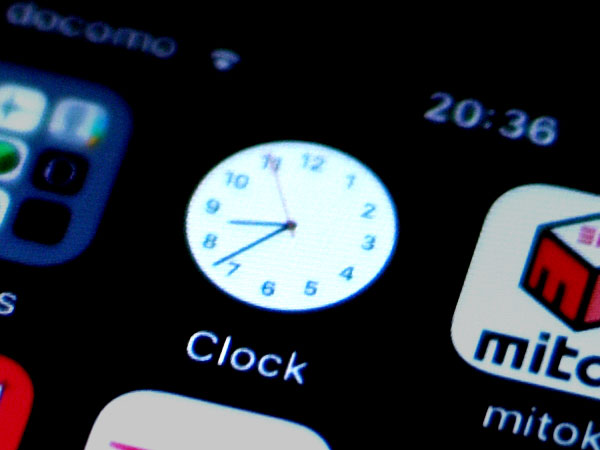 Iphoneのアレ 現在時刻を秒単位で知りたかったら 時計 アイコンを見ればいい Mitok ミトク