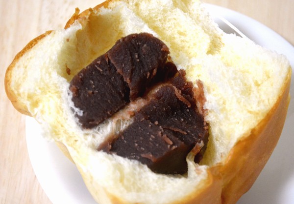 ダイソーのパンが妙に個性的 あんこ系もチョコバナナ系も甘党注目の激甘ボリューミースタイル Mitok ミトク