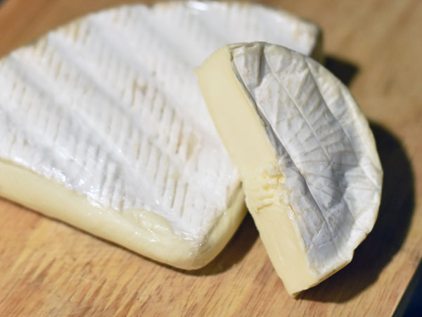 業務スーパー Bavarica Brie ブリーチーズ のおすすめ度は 気になる味や食べ方をチェック Mitok ミトク