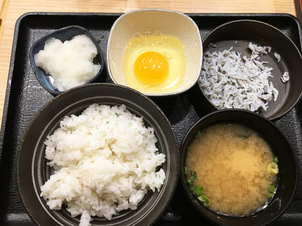 吉野家の朝食はしらすがうまい 釜揚げしらすおろし定食 はシンプルな家庭的おいしさ Mitok ミトク