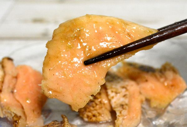 業務スーパー 炙りトロサーモン ハラス切り落とし のおすすめ度は 気になる味や食べ方をチェック Mitok ミトク