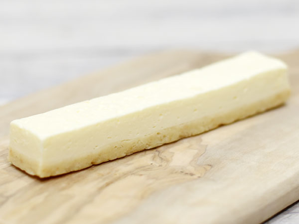 ファミマのスティック型レアチーズは軽そうなのにやたら濃厚 Mitok ミトク