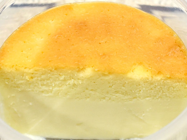 ローソンのkiri押しスイーツ ベイクドチーズケーキ は中のプリンが濃くて強い Mitok ミトク