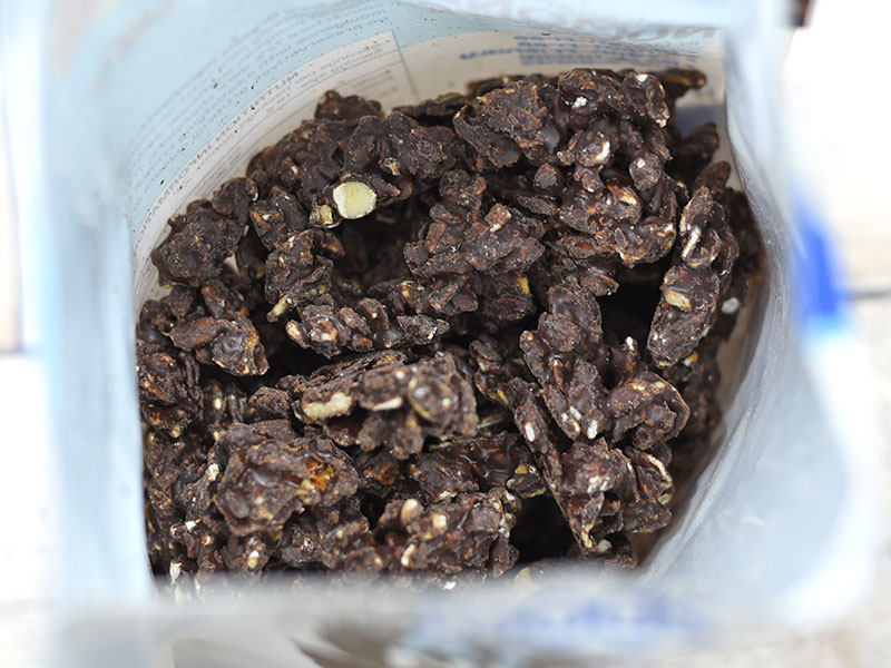 コストコのチョコフレーク的おやつ アーモンド ナゲッツ はひまわり かぼちゃの種も入ってる Mitok ミトク