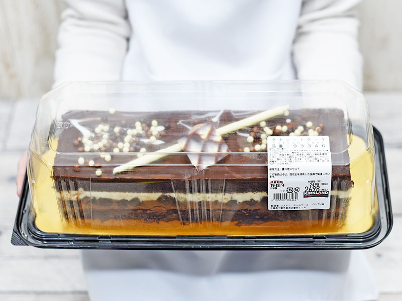 コストコの濃密チョコスイーツ タキシードケーキ 19年 は隠しサクサク食感が小気味よい Mitok ミトク
