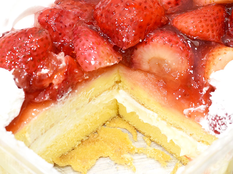 コストコの1.5kgスイーツ『ストロベリースコップケーキ』はジューシー酸っぱい苺が大盛り mitok（ミトク）