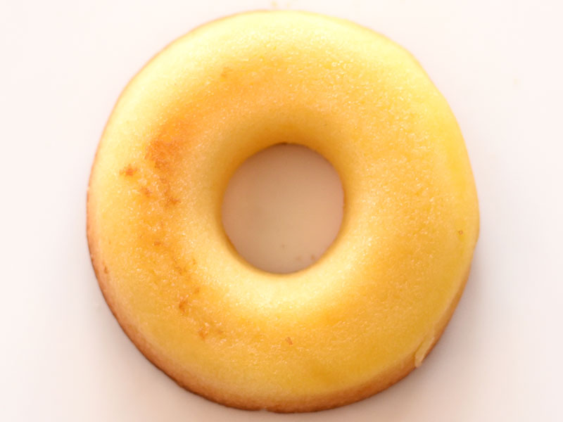 カルディの『北海道焼きドーナツ プレーン』は油っこくないし密な
