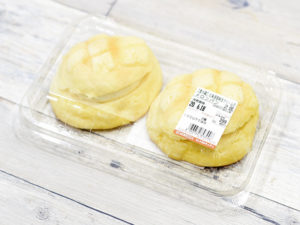 北海道産純生クリームのメロンパン