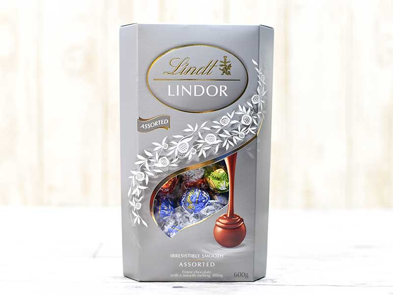 コストコの48個チョコ リンツ リンドール シルバーアソート は抹茶フレーバー入りなのがうれしい Mitok ミトク