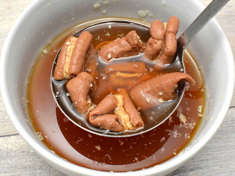 業務スーパーのひとり鍋スープ もつ鍋の素 醤油味 は豚もつ入りの便利なやつ Mitok ミトク