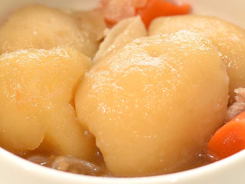 セブンの 肉じゃが は甘すぎない味付けと豚肉のこってり感がいい Mitok ミトク