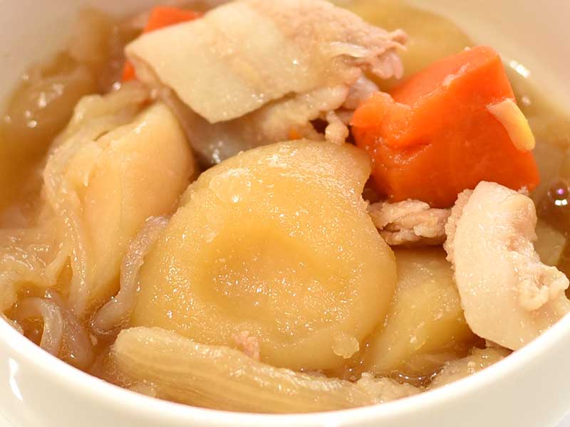 セブンの 肉じゃが は甘すぎない味付けと豚肉のこってり感がいい Mitok ミトク