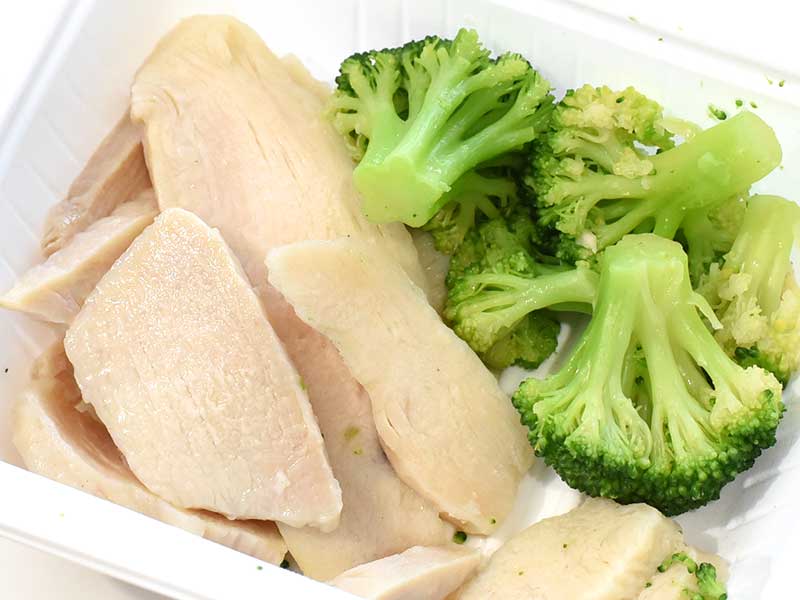 生米を使った簡単ブロッコリーライスとチキンキャセロールのレシピ