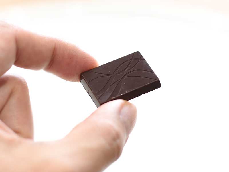 コストコの『セモア オーガニックダークチョコ』はほろ苦72％でも食べやすいプチサイズがいい - mitok（ミトク）