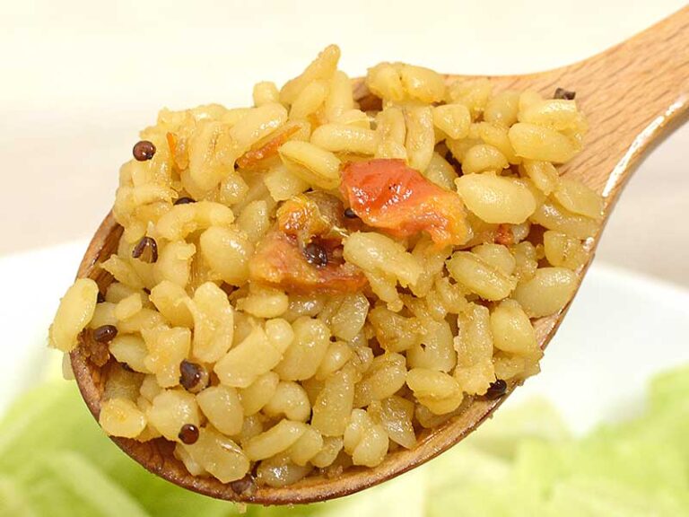 イースターラムとキヌアのピラフのレシピ