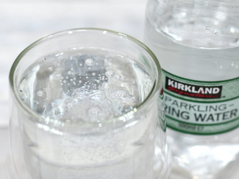 コストコの40本炭酸水『スパークリング スプリングウォーター』は30円を切る良コスパ品 mitok[ミトク]